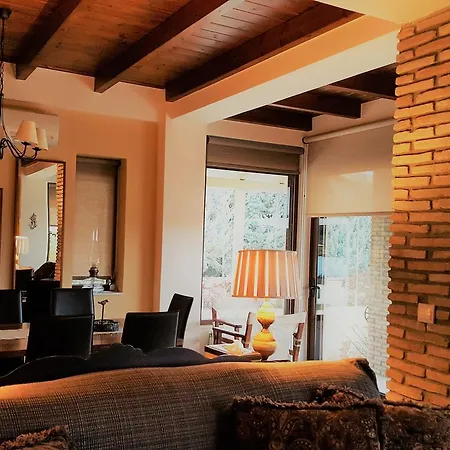 Mountain Livadi Chalet *