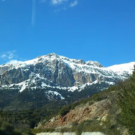 בקתה Mountain Livadi אראחובה